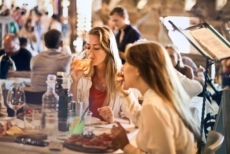 yakında yemek yenecek yerler