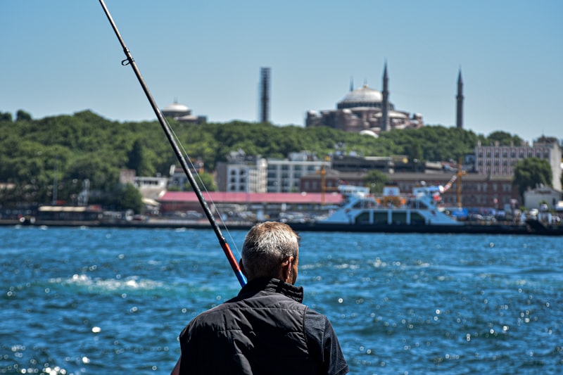 Rakı Balık Yanında Ne Gider?